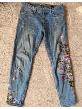 Zara Light Blue Skinny Jeans with Pink Floral Embroidery